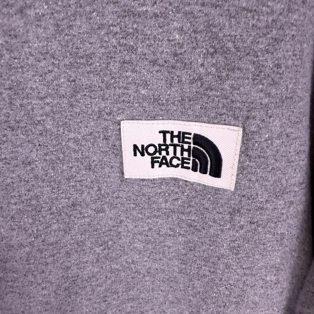 THE‎ NORTH FACE Mens M Grey Sweatshirt Crew Neck Logo Patch Casual Pullover